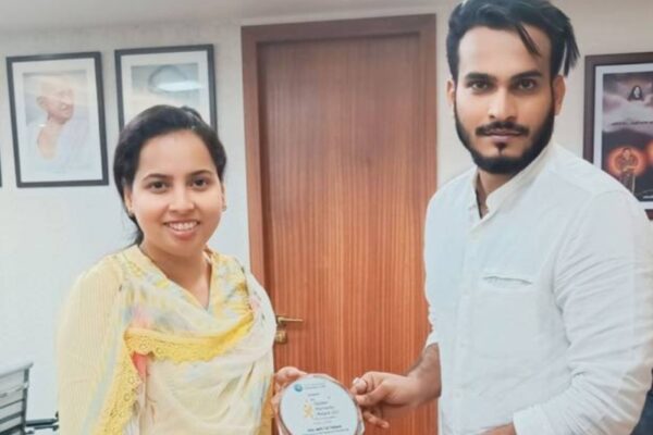 Hopemirror Foundation Founder, Ramzan Shaikh, Meets Cabinet Minister Aditi Tatkare